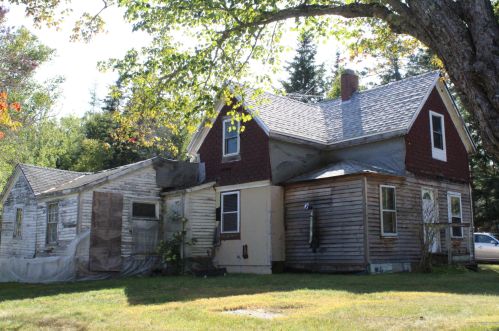 36 Bunker Rd, Sorrento, ME 04677 exterior