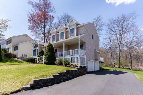 29 Ridgeway Ave, Waterbury, CT 06708 exterior