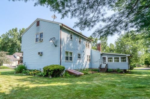 15 Chelsea Ln, Windsor, CT 06095 exterior