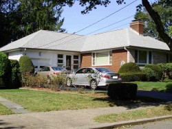 32 Mosman St, Newton, MA 02465 exterior