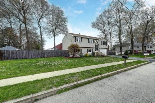 119 Wilde Field Dr, Warwick, RI 02889 exterior