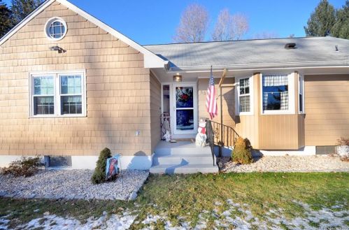 55 Kent Rd, New Britain, CT 06052 exterior