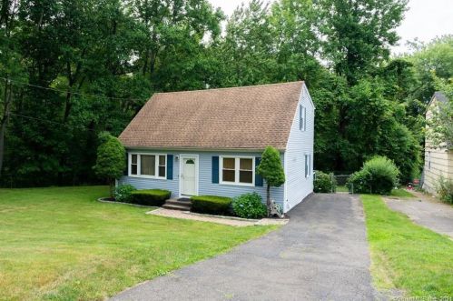 120 Kaechele Pl, Bridgeport, CT 06606 exterior