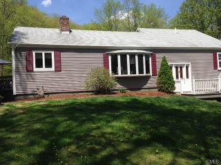 26 Newgate Rd, Seymour, CT 06478 exterior