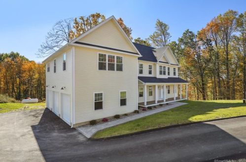 28 Hunting Ridge Rd, Brookfield Center, CT 06804 exterior