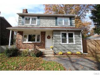 130 Baros St, Fairfield, CT 06824 exterior