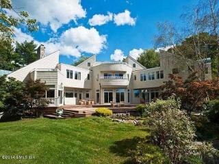 5 Dwight Ln, Greenwich, CT 06831 exterior
