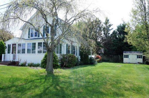 60 Sea Crest Ave, Niantic, CT 06357 exterior