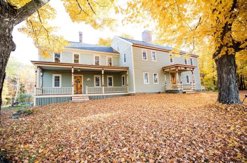 963 Meredith Center Rd, Laconia, NH 03246 exterior