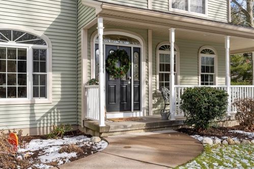 26 Privilege Rd, Bloomfield, CT 06002 exterior