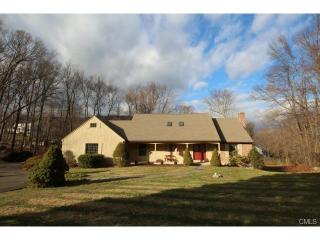 27 Tanglewood Dr, Danbury, CT 06811 exterior