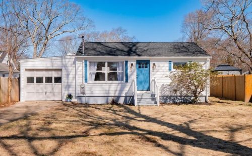 15 Cosett Rd, Warwick, RI 02886 exterior