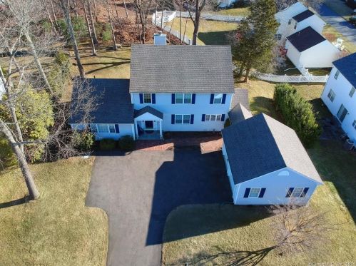 11 Great Oak Farm Rd, Upper-Stepney, CT 06468 exterior