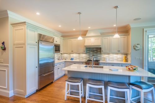 70 Simons Rd, Mashpee, MA 02649 exterior