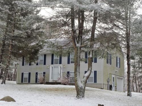 18 Thamesview Pentway, Gales Ferry, CT 06335 exterior