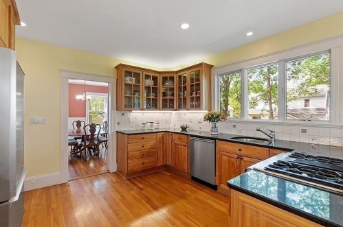 38 Maplewood Ave, Newton, MA 02459 exterior