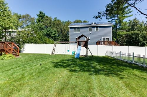 8 Olde Hillside Ave, Billerica, MA 01821 exterior