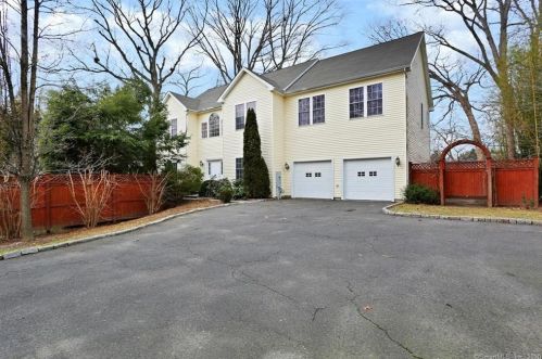 6 Juhasz Rd, Norwalk, CT 06854 exterior