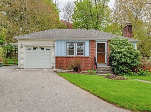 50 Kinnicutt Rd, Worcester, MA 01602 exterior