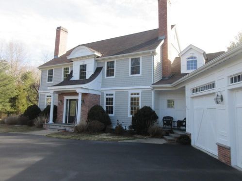 75 Longmeadow Dr, East-Greenwich, RI 02818 exterior