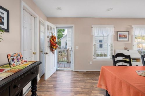 879 Tower Hill Rd, North-Kingstown, RI 02852 exterior