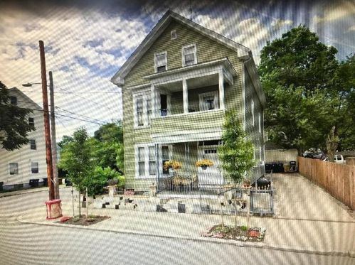 17 Andem St, Providence, RI 02908 exterior