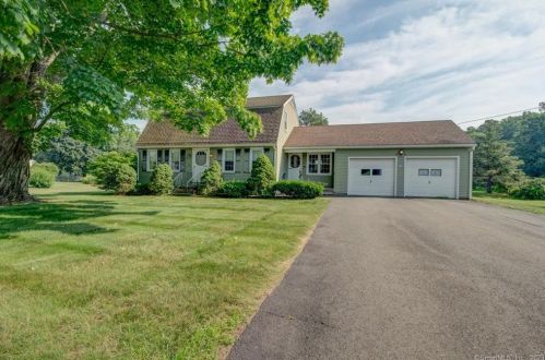 58 Governors Hwy, Wapping, CT 06074 exterior
