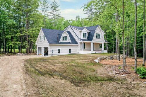 25 Clay Point Rd, Alton, NH 03809 exterior