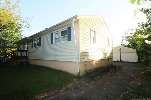 95 Pershing Ave, Bridgeport, CT 06606 exterior