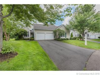 8 Lyme Regis, Cromwell, CT 06416 exterior