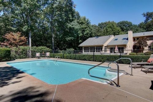 112 Jenckes Hill Rd, Lincoln, RI 02865 exterior