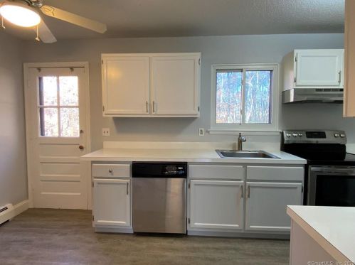 14 High Path Rd, Windsor, CT 06095 exterior