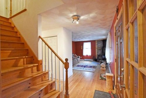 16 West St, Hopkinton, RI 02804 exterior