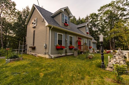106 Sumner Rd, Buckfield, ME 04220 exterior