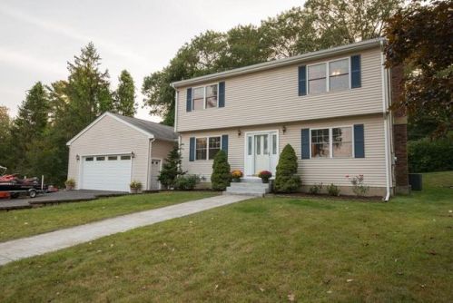 16 Abell Ave, Ipswich, MA 01938 exterior