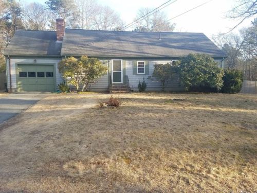 9 Pine View Dr, Cotuit, MA 02635 exterior