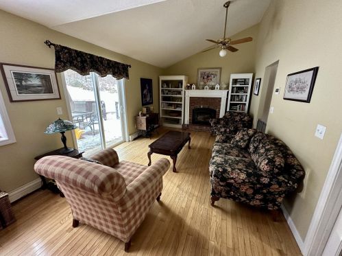 114 Irish Setter Ln, Gilford, NH 03249 exterior