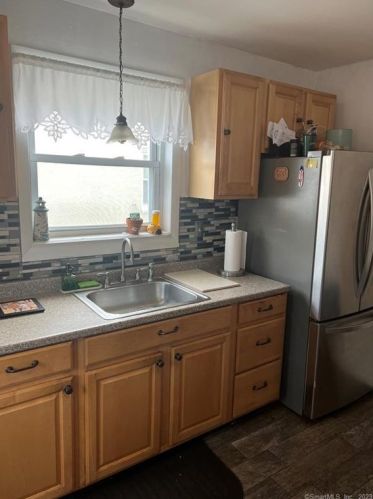 214 Cityview Ave, Bridgeport, CT 06606 exterior