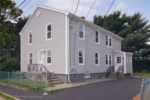 27 Middle St, Warren, RI 02885 exterior