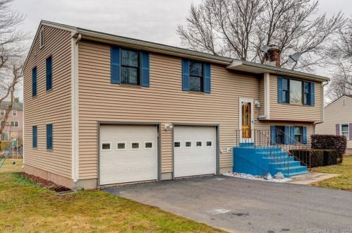 16 Blue Bell Ln, Middletown, CT 06457 exterior