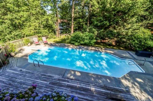 22 Windwood Rd, Brookfield Center, CT 06804 exterior