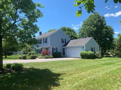 6 Marsh Dr, Medfield, MA 02052 exterior