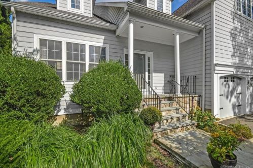 15 New Canaan Way, Norwalk, CT 06850 exterior