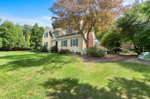 41 Oak St, Westerly, RI 02891 exterior