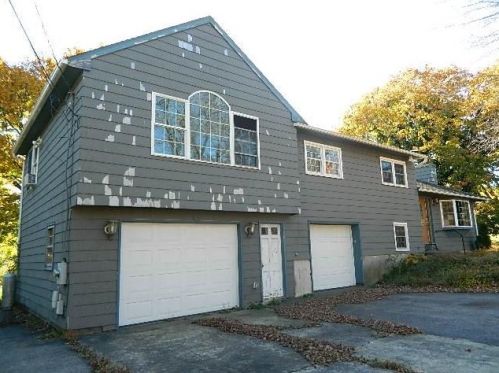 781 Maple Valley Rd, Coventry, RI 02816 exterior