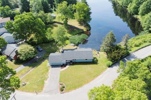 10 Old Stagecoach Dr, Monson, MA 01057 exterior