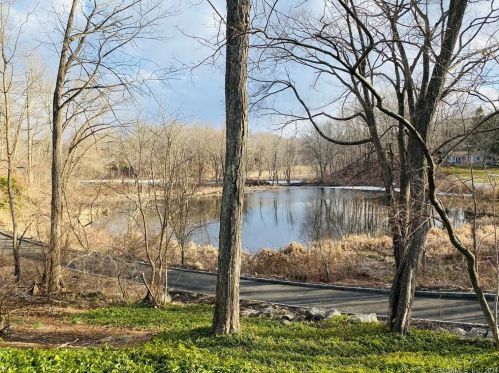 14 Bates Farm Rd, Ridgefield, CT 06877 exterior