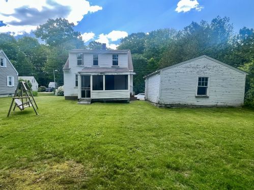 84 Middle Rd, Falmouth, ME 04105 exterior