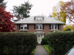 895 Commonwealth Ave, Newton, MA 02459 exterior