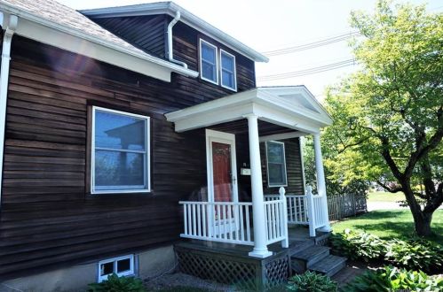 15 Pattagansett Rd, Niantic, CT 06357 exterior